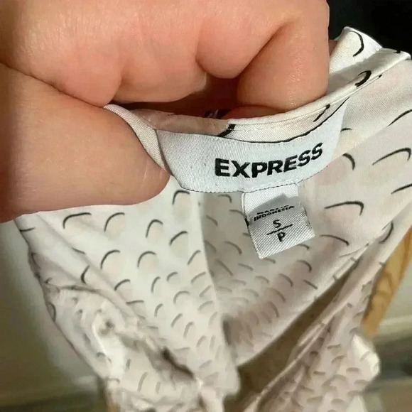 Express wrap shirt size small - Picture 3 of 6